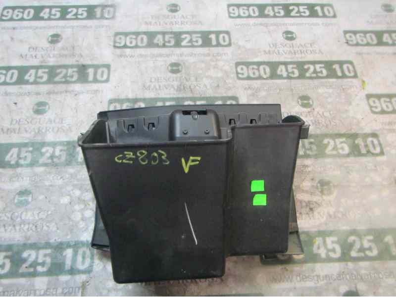 Recambio de guantera para ford fiesta (cb1) trend referencia OEM IAM  2038239 