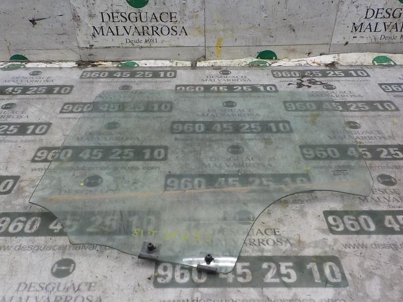 Recambio de cristal puerta trasero izquierdo para dacia sandero 1.6 cat referencia OEM IAM  8200733041 