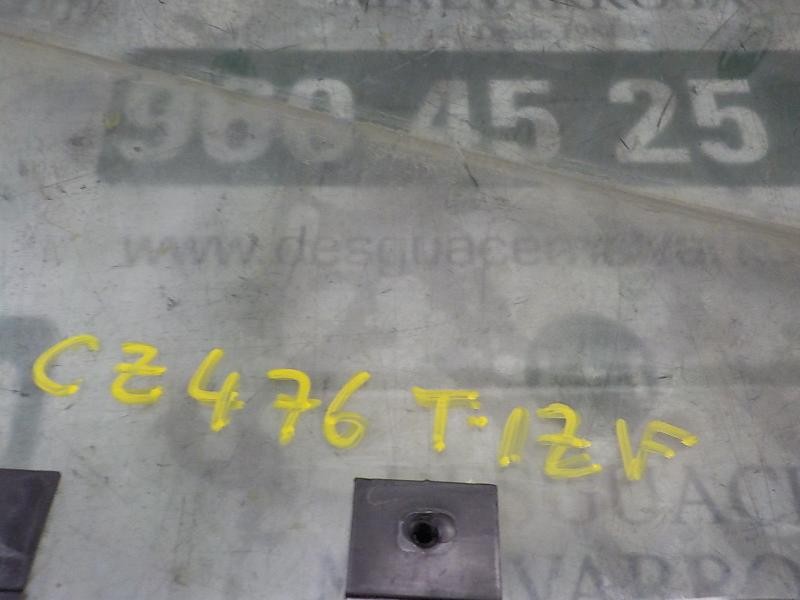 Recambio de cristal puerta trasero izquierdo para dacia sandero 1.6 cat referencia OEM IAM  8200733041 