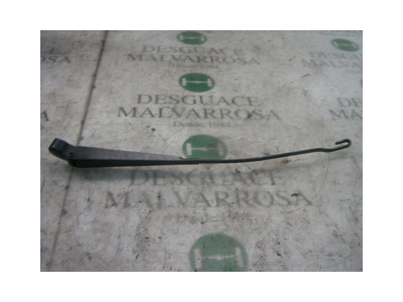 Recambio de brazo limpia delantero izquierdo para ford fiesta berlina ghia referencia OEM IAM   
