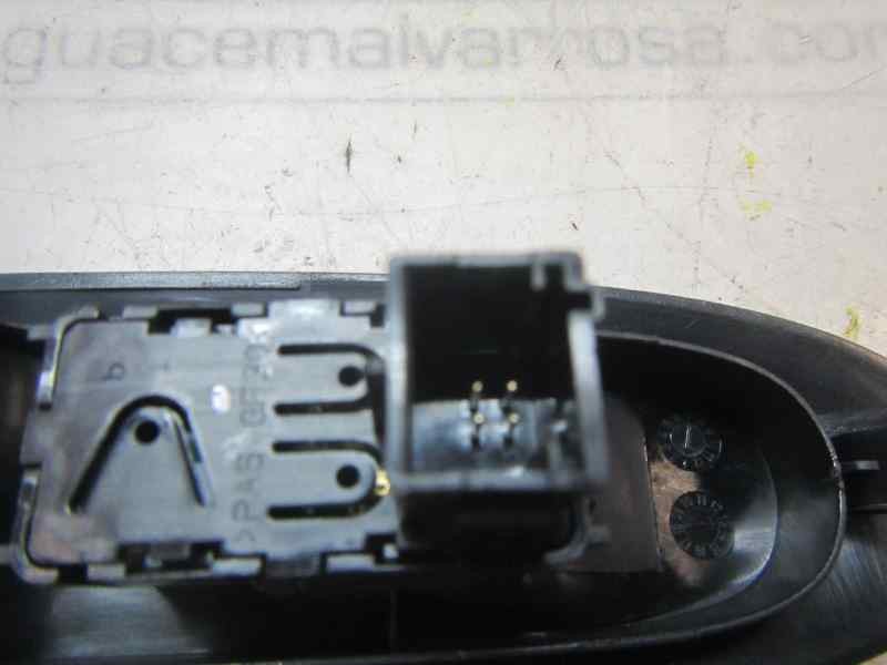 Recambio de mando elevalunas trasero izquierdo para citroen c4 lim. seduction referencia OEM IAM 96657926XT 6490JZ 529076433