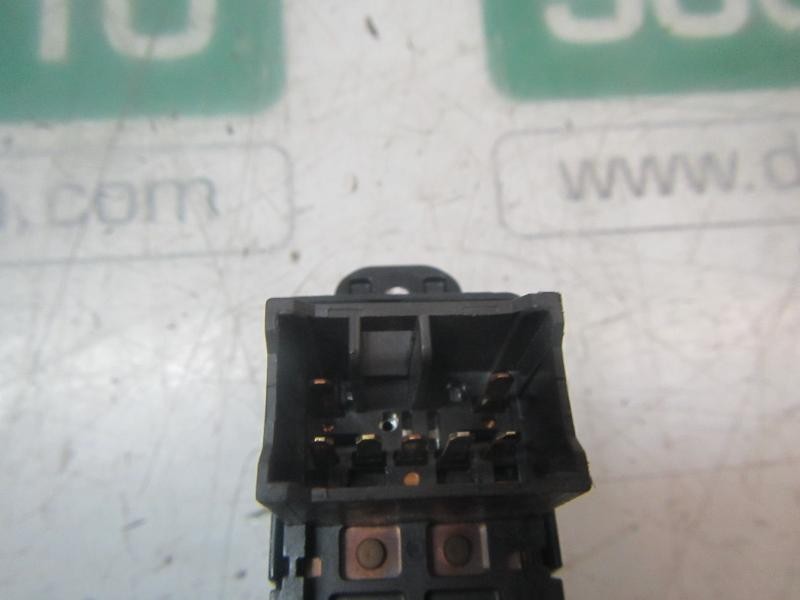 Recambio de mando elevalunas delantero derecho para hyundai i10 classic referencia OEM IAM  935800X0004X 