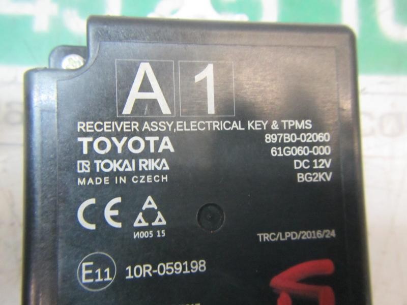Recambio de modulo electronico para toyota corolla hybrid referencia OEM IAM 897B002060 897B002060 