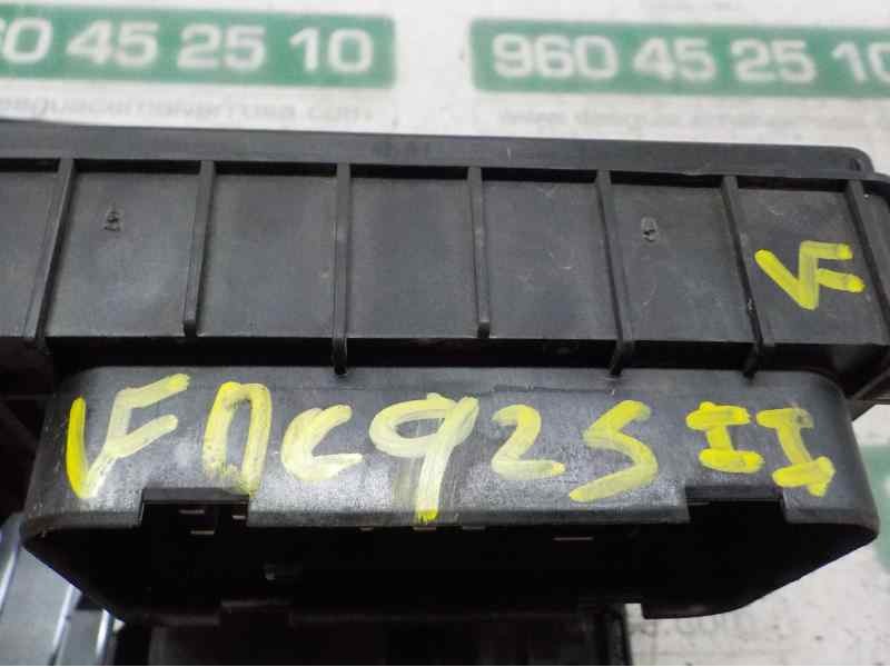 Recambio de caja reles / fusibles para volkswagen eos (1f7) 1.6 16v fsi referencia OEM IAM 1K0937132F 1K0937125A 