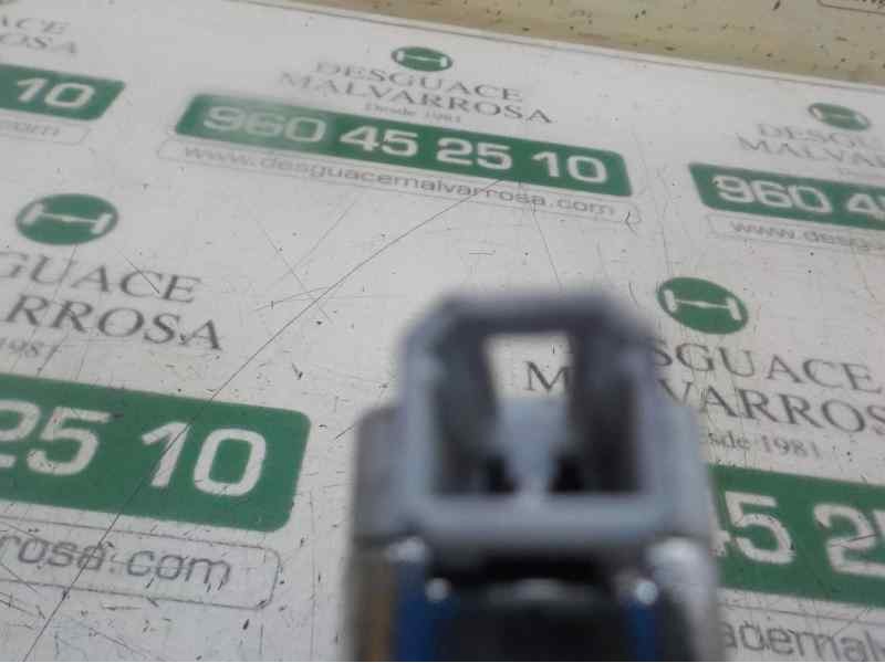 Recambio de piloto trasero central para fiat doblo 1.3 16v jtd cat referencia OEM IAM  51821699 