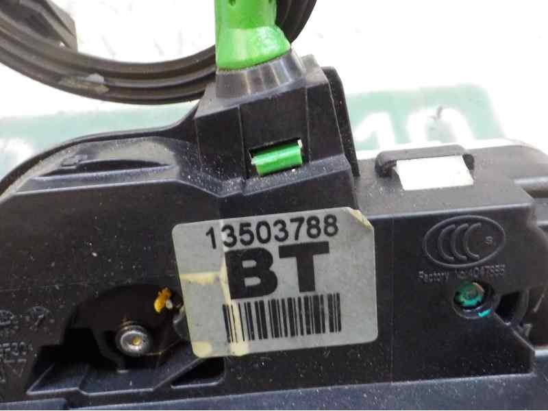 Recambio de cerradura puerta trasera derecha para opel insignia berlina sport 4x4 referencia OEM IAM 13503788 13503808 