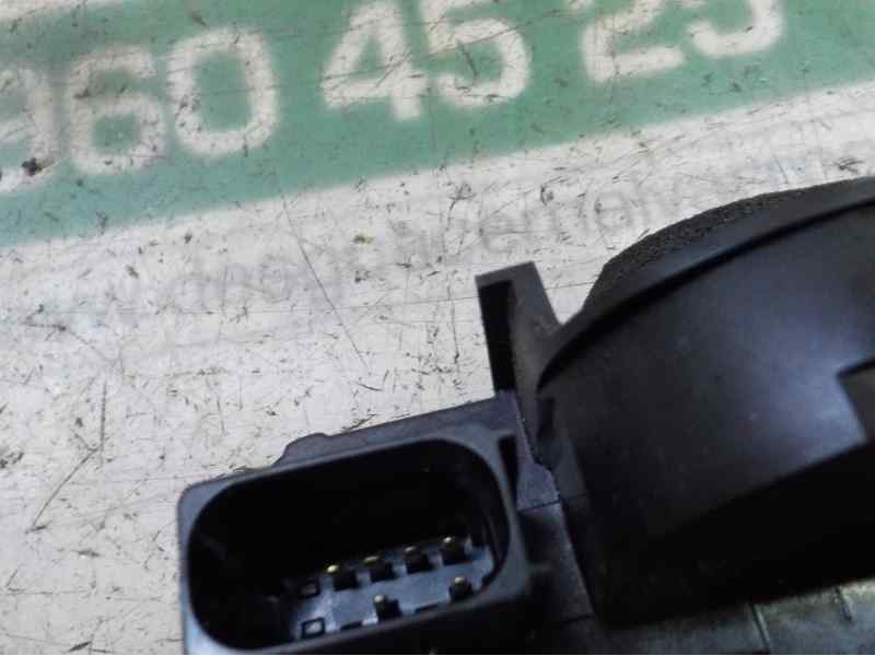 Recambio de cerradura puerta trasera derecha para opel insignia berlina sport 4x4 referencia OEM IAM 13503788 13503808 