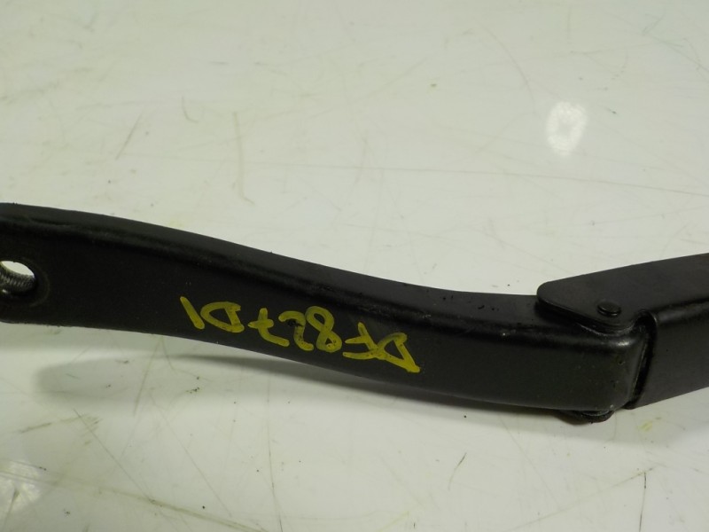 Recambio de brazo limpia delantero izquierdo para dacia duster ambiance 4x4 referencia OEM IAM  288819902R 