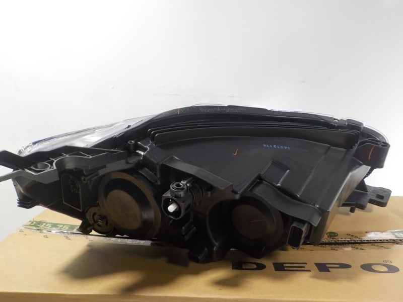 Recambio de faro izquierdo para citroen c-elysée 1.2 12v vti referencia OEM IAM 0921961  