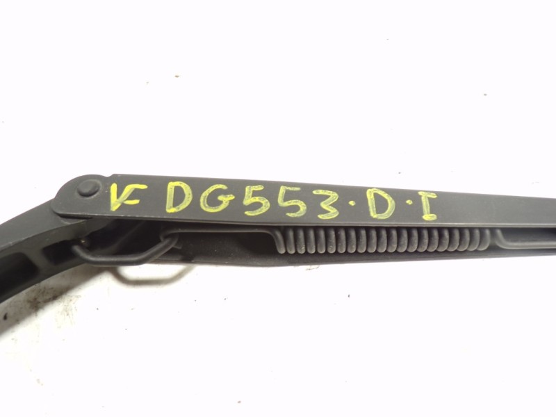 Recambio de brazo limpia delantero izquierdo para ssangyong actyon 2.0 td cat referencia OEM IAM   