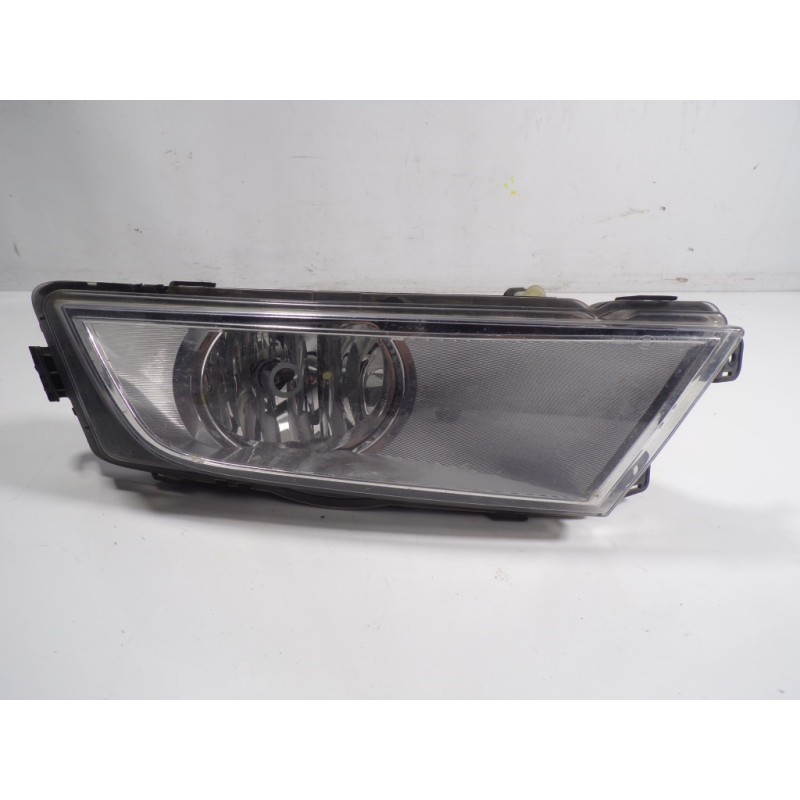 Recambio de faro antiniebla derecho para skoda octavia lim. (5e3) active referencia OEM IAM 5E0941700D 5E0941702D 7190100001