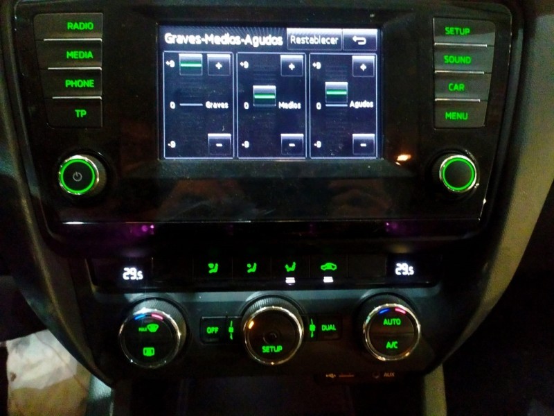 Recambio de pantalla multifuncion para skoda octavia lim. (5e3) active referencia OEM IAM 5E0919605 5E0919605BIO 