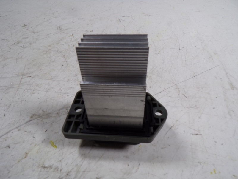 Recambio de resistencia calefaccion para hyundai kona 1.6 crdi cat referencia OEM IAM FET8D06 97179H8000 FET8D06