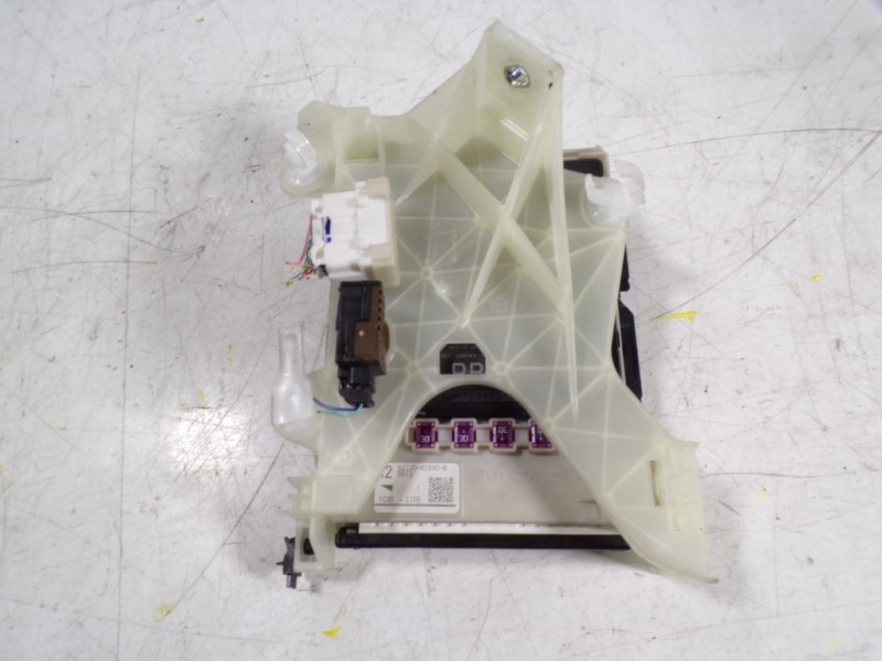 Recambio de modulo electronico para toyota rav4 hybrid 4x2 advance referencia OEM IAM 8273042890 8273042890 