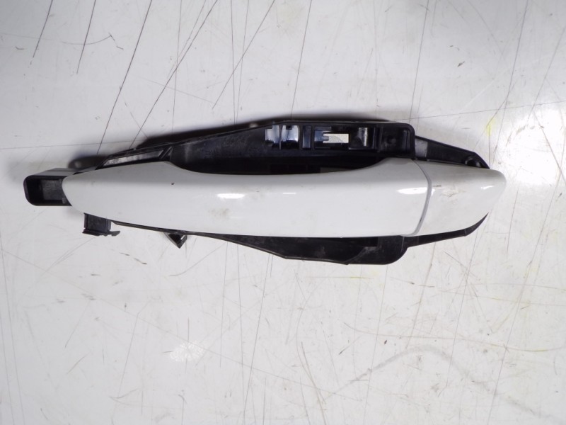 Recambio de maneta exterior lateral izquierda para toyota proace city 1.5 dci referencia OEM IAM 9802977180  