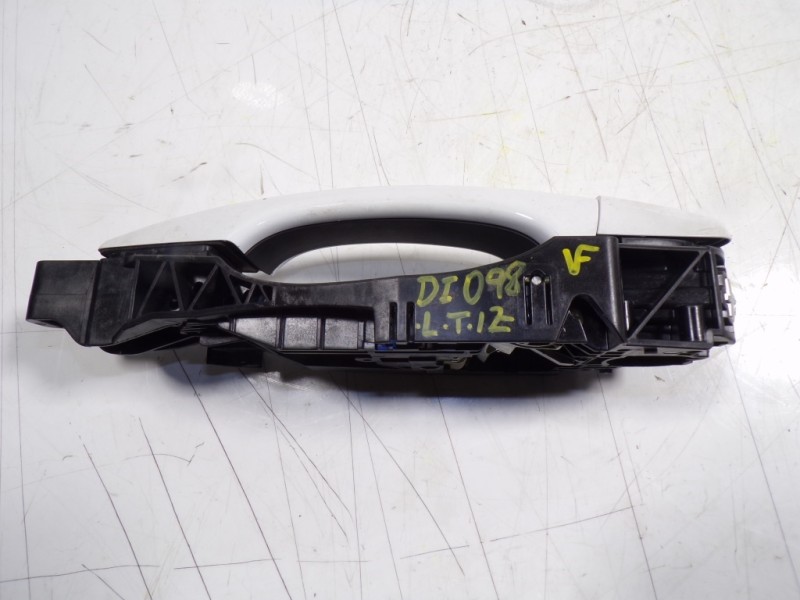 Recambio de maneta exterior lateral izquierda para toyota proace city 1.5 dci referencia OEM IAM 9802977180  