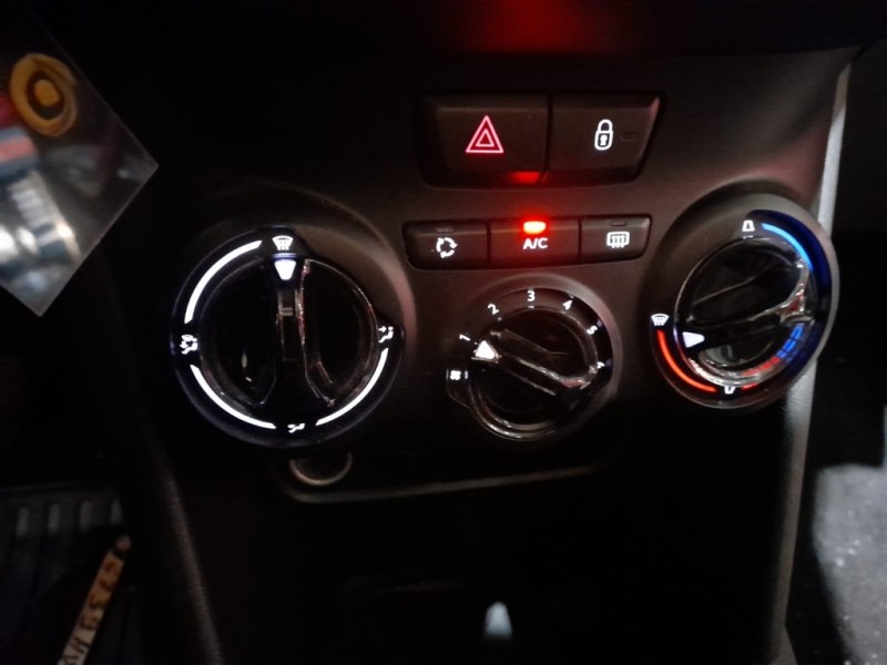 Recambio de mando calefaccion / aire acondicionado para peugeot 208 1.4 hdi fap referencia OEM IAM 96722483 9801904080 