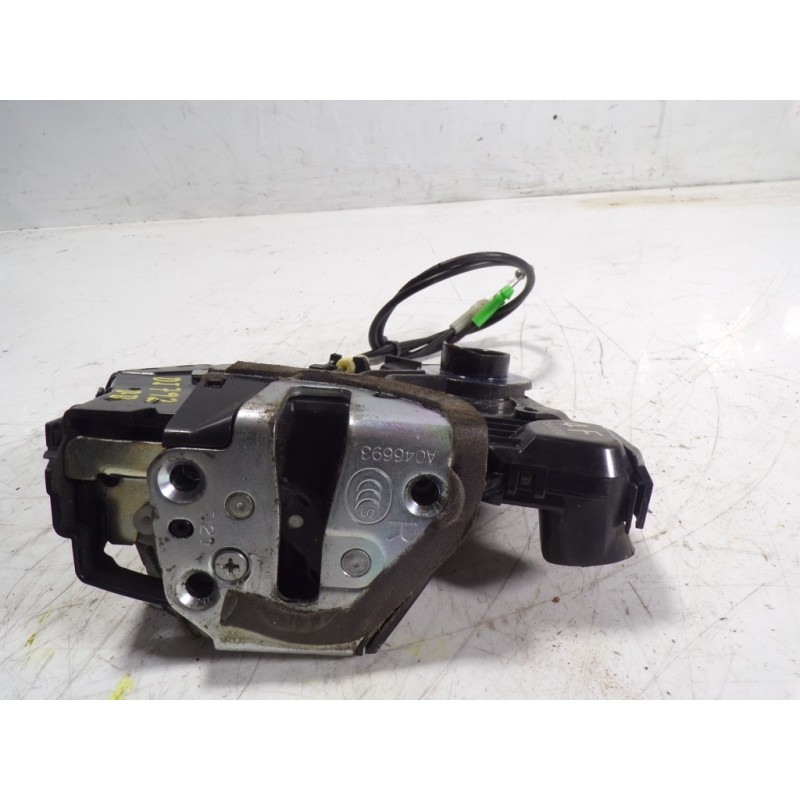 Recambio de cerradura puerta delantera derecha para toyota rav 4 (a3) executive referencia OEM IAM 9081708 6903042221 9081708