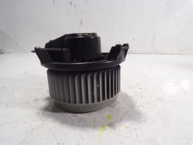 Recambio de motor calefaccion para toyota rav 4 (a3) executive referencia OEM IAM 2727008103 8710342101 2727008103