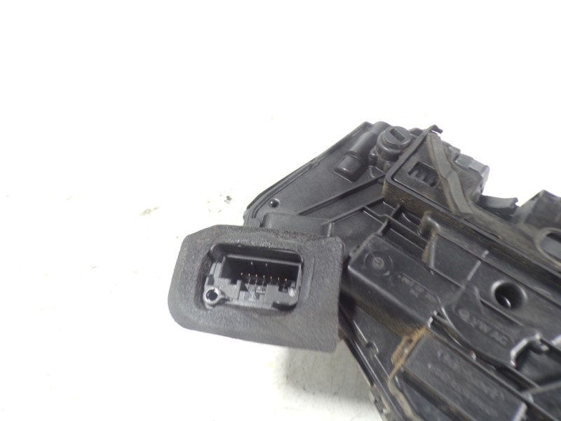 Recambio de cerradura puerta trasera derecha para volkswagen polo 1.0 referencia OEM IAM 5TA839016E 5TA839016E 