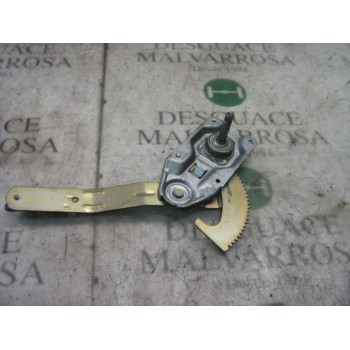 ELEVALUNAS TRASERO DERECHO 