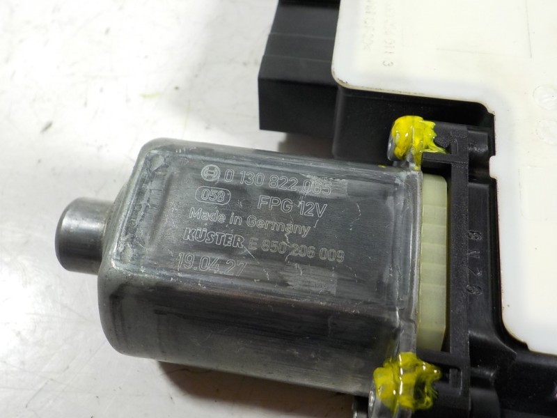 Recambio de motor elevalunas delantero izquierdo para seat ibiza (kj1) 1.0 referencia OEM IAM 2Q1959881 2Q1959881 