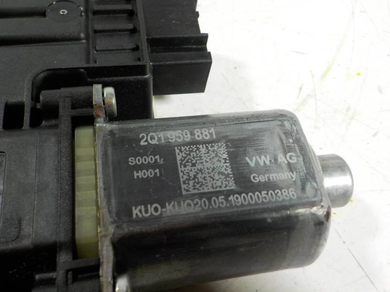 Recambio de motor elevalunas delantero izquierdo para seat ibiza (kj1) 1.0 referencia OEM IAM 2Q1959881 2Q1959881 
