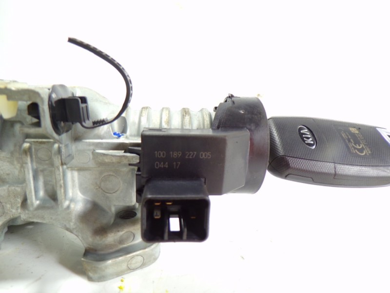 Recambio de antirrobo para kia venga 1.6 cat referencia OEM IAM 819201P000 819101P001 36444500