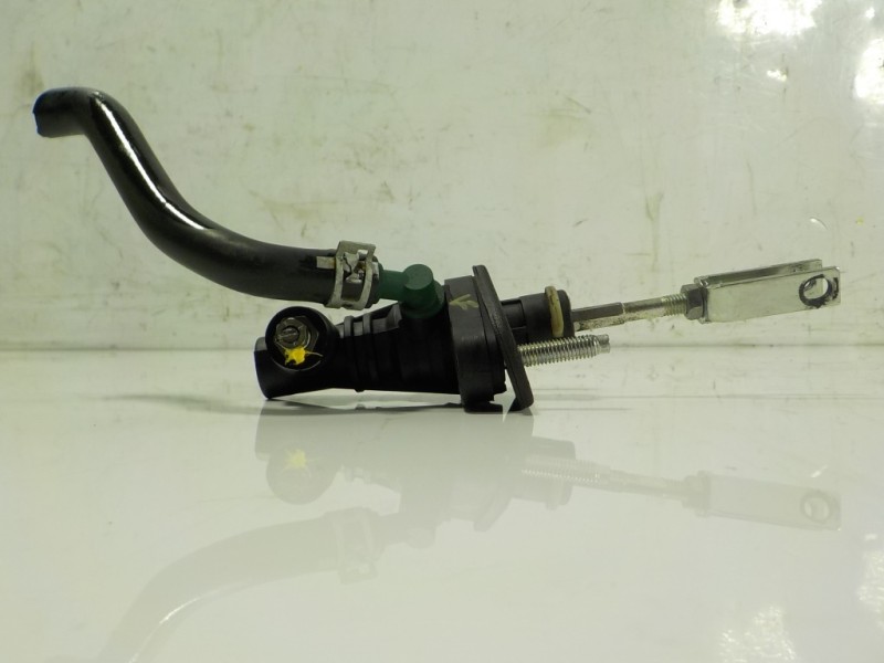 Recambio de bomba embrague para toyota verso 1.6 d-4d cat referencia OEM IAM  3142002051 