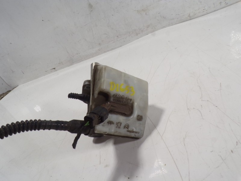 Recambio de bomba freno para peugeot 5008 2.0 blue-hdi fap referencia OEM IAM  4601T1 