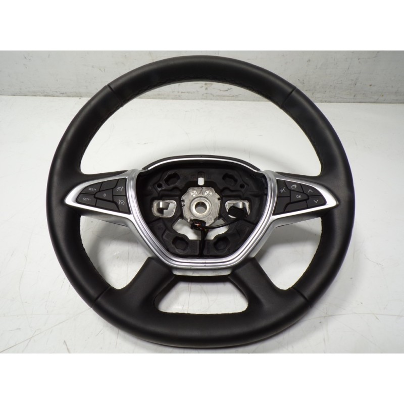 Recambio de volante para dacia sandero 0.9 tce referencia OEM IAM 46400420R  