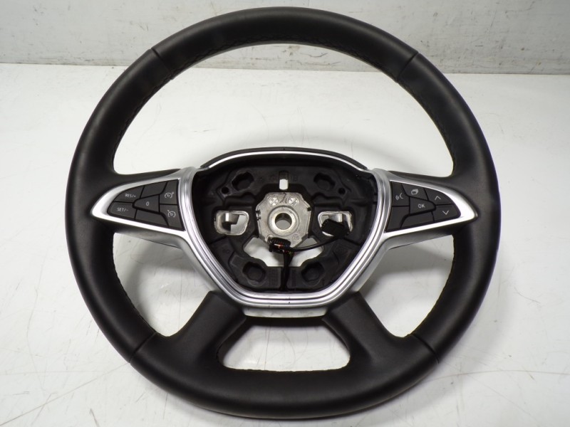 Recambio de volante para dacia sandero 0.9 tce referencia OEM IAM 46400420R  