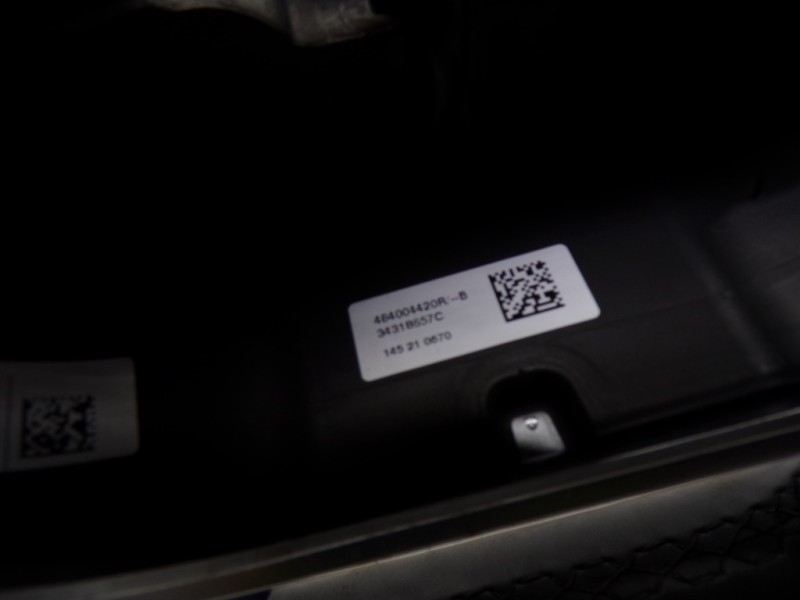 Recambio de volante para dacia sandero 0.9 tce referencia OEM IAM 46400420R  