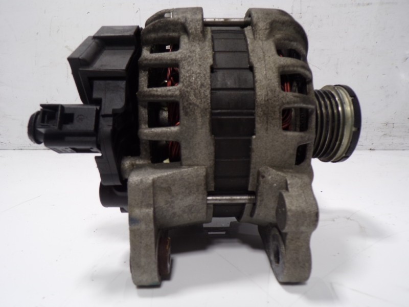 Recambio de alternador para seat ibiza (kj1) 1.0 referencia OEM IAM 04C903023J 04C903023J 