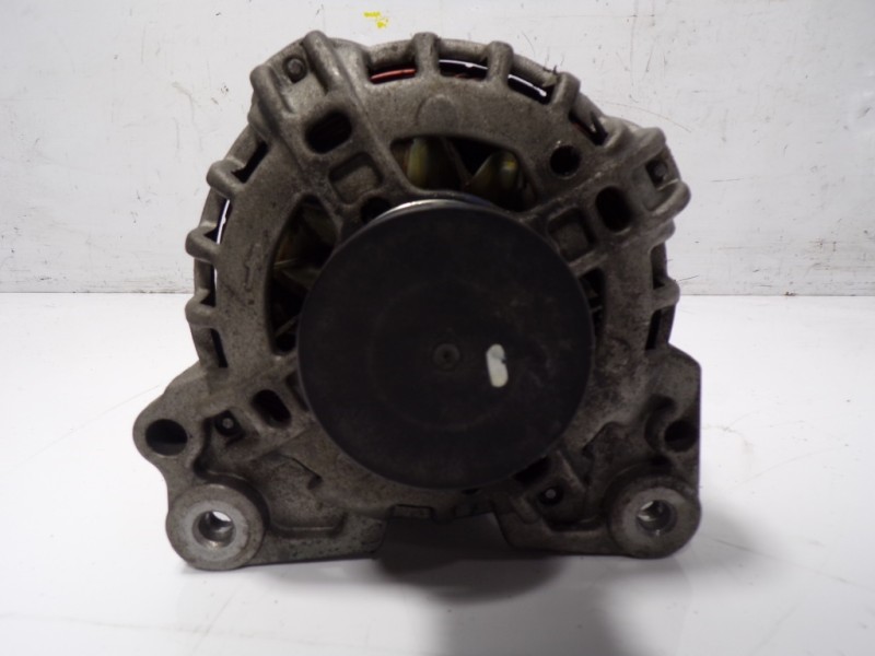 Recambio de alternador para seat ibiza (kj1) 1.0 referencia OEM IAM 04C903023J 04C903023J 