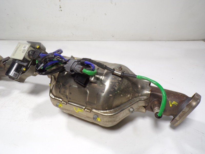 Recambio de catalizador para mazda 3 berlina (bp) evolution referencia OEM IAM 706366070  