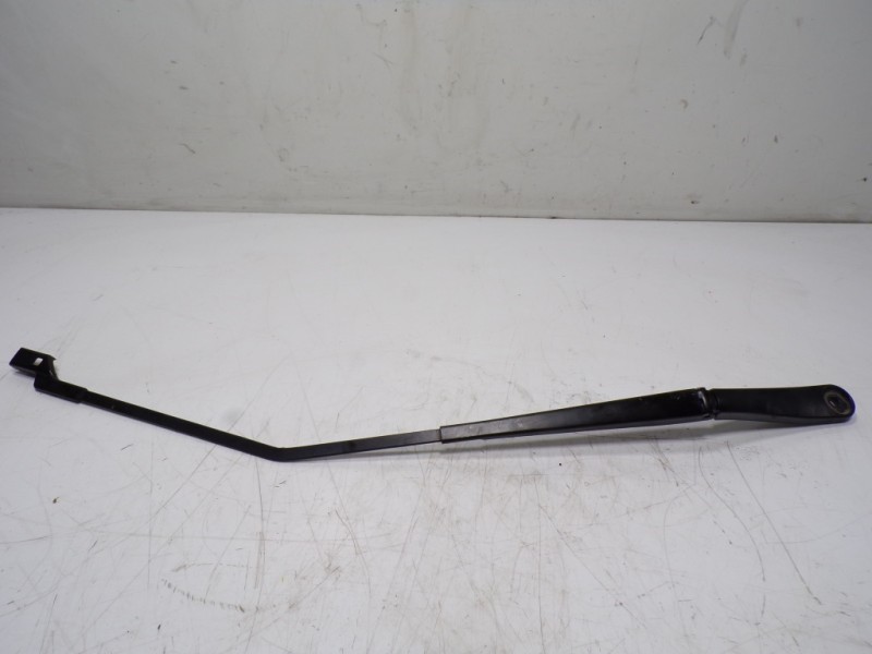 Recambio de brazo limpia delantero derecho para ford transit caja abierta 350l referencia OEM IAM  1864545 