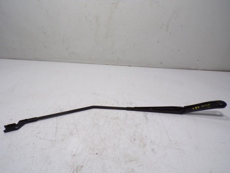 Recambio de brazo limpia delantero derecho para ford transit caja abierta 350l referencia OEM IAM  1864545 