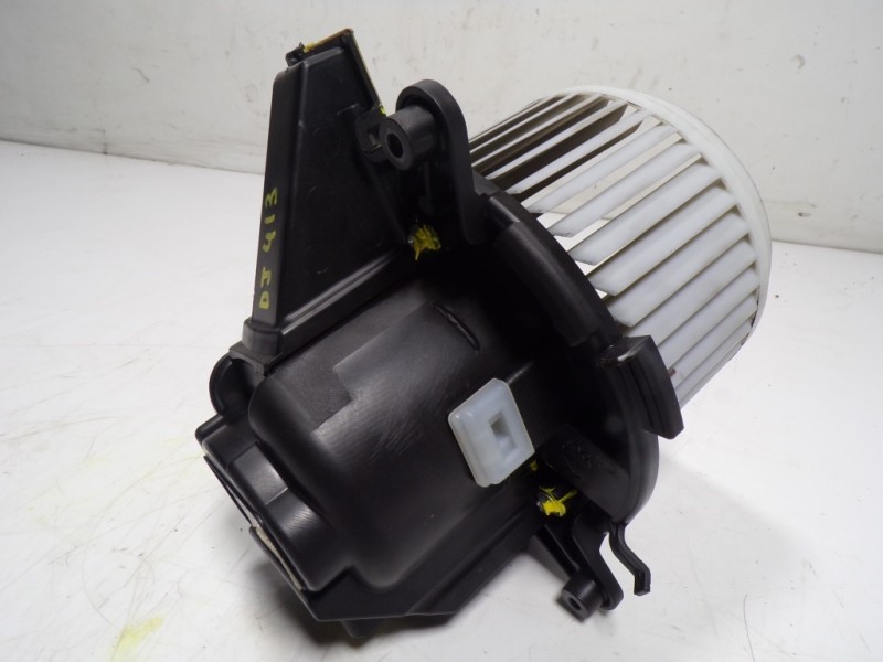 Recambio de motor calefaccion para opel grandland x 1.5 cdti dpf referencia OEM IAM 5P130003035294 9821292180 