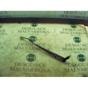 BRAZO LIMPIA DELANTERO DERECHO 