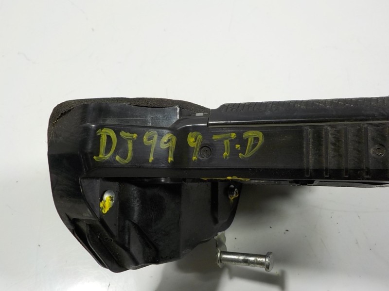 Recambio de cerradura puerta trasera derecha para toyota yaris hybrid active referencia OEM IAM V2014110F1 690500D310 161017