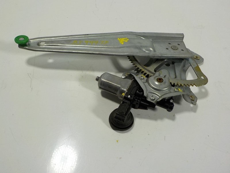 Recambio de elevalunas trasero derecho para toyota yaris hybrid active referencia OEM IAM 857200D120 698300D220 AV2621002341