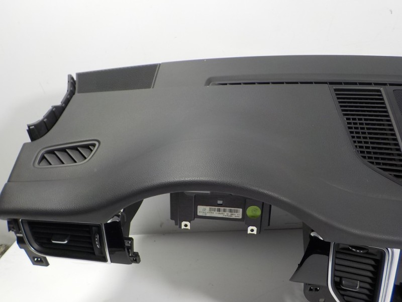 Recambio de salpicadero para porsche macan (typ ) s referencia OEM IAM 95B880204 95B857003R 95B880204