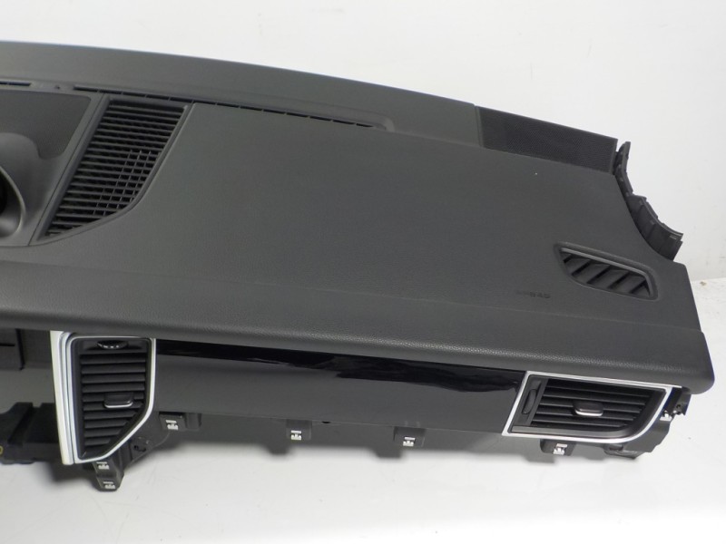 Recambio de salpicadero para porsche macan (typ ) s referencia OEM IAM 95B880204 95B857003R 95B880204