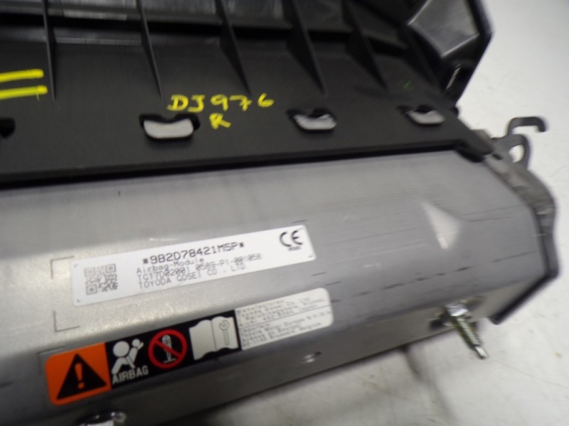 Recambio de airbag lateral delantero izquierdo para toyota rav4 hybrid fwd referencia OEM IAM 9B2D78421M5P 7390042050C0 