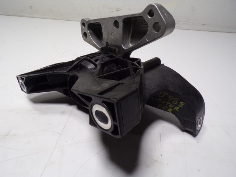 Recambio de soporte motor derecho para toyota proace city 1.5 dci referencia OEM IAM   