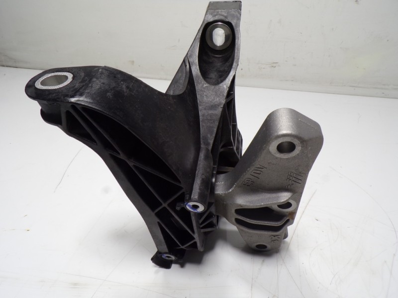 Recambio de soporte motor derecho para toyota proace city 1.5 dci referencia OEM IAM   