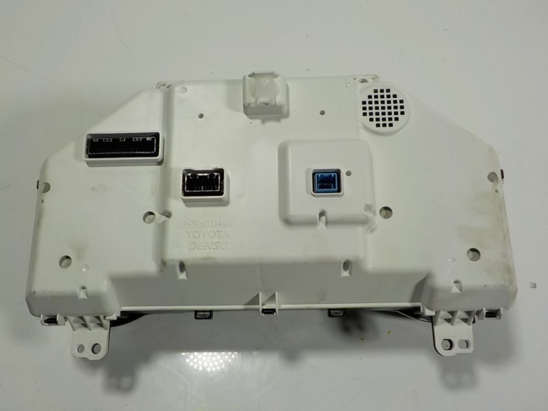 Recambio de cuadro instrumentos para lexus is 300h referencia OEM IAM 8380053F22 8380053F22 