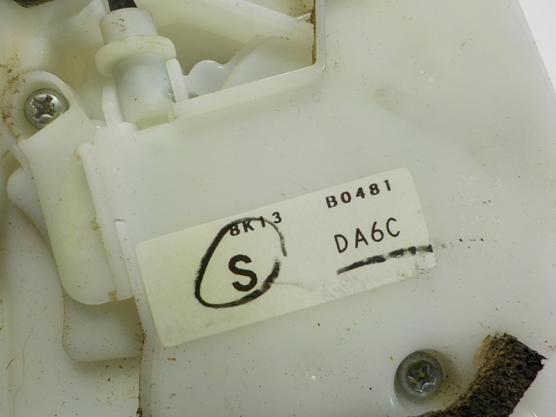 Recambio de cerradura puerta trasera izquierda para mazda 2 lim. () 1.5 16v cat referencia OEM IAM 8K13B0481  