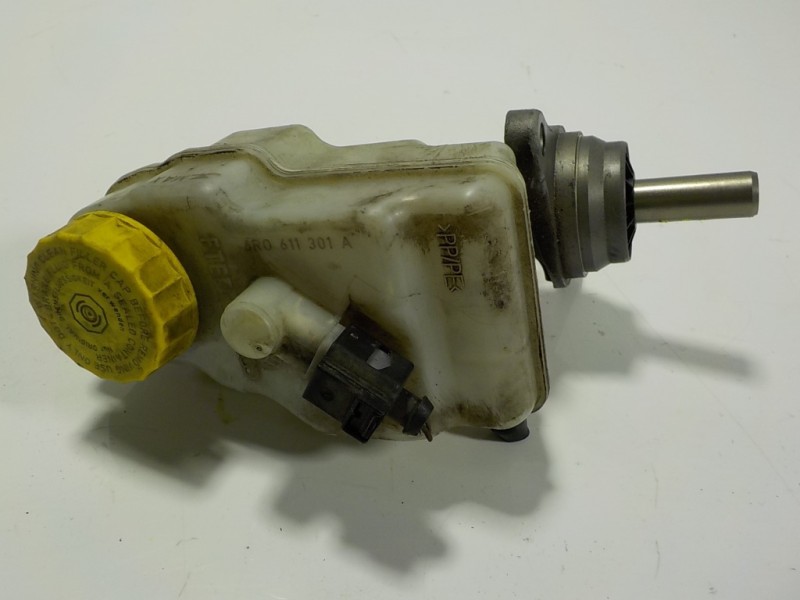 Recambio de bomba freno para volkswagen polo (6c1) 1.4 tdi referencia OEM IAM 6R0611301A  